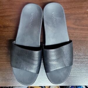 Vionic Slides 8.5